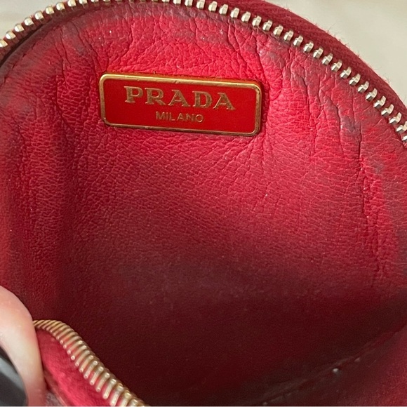 PRADA SAFFIANO LEATHER CIRCULAR WRISTLET POUCH⭐️AuThEnTiC - Picture 5 of 8